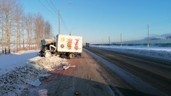 Водитель Isuzu спровоцировал ДТП в Южно-Сахалинске утром 6 января
