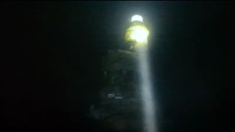 На Сахалине впервые за 14 лет зажгли заброшенный маяк Анива