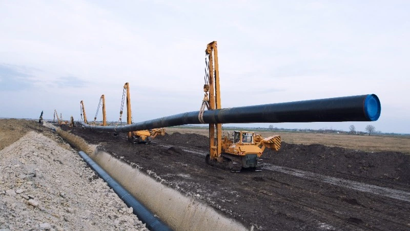В ОАЭ ускорили строительство второго нефтепровода в обход Ормузского пролива
