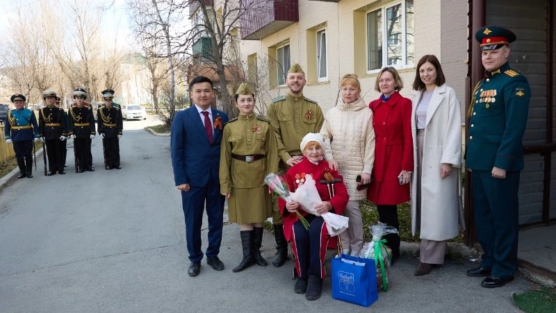 «Единая Россия» поздравила ветеранов Сахалинской области с Днем Победы