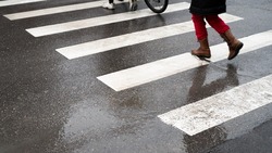 Житель Долинска предстанет перед судом за наезд на подростка на «зебре»