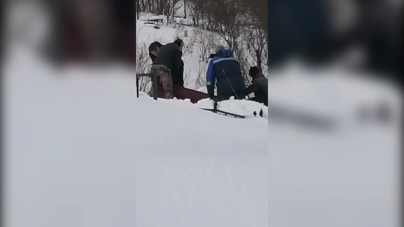 Скандал с гробом на санях вылился в перестановки в мэрии Холмска