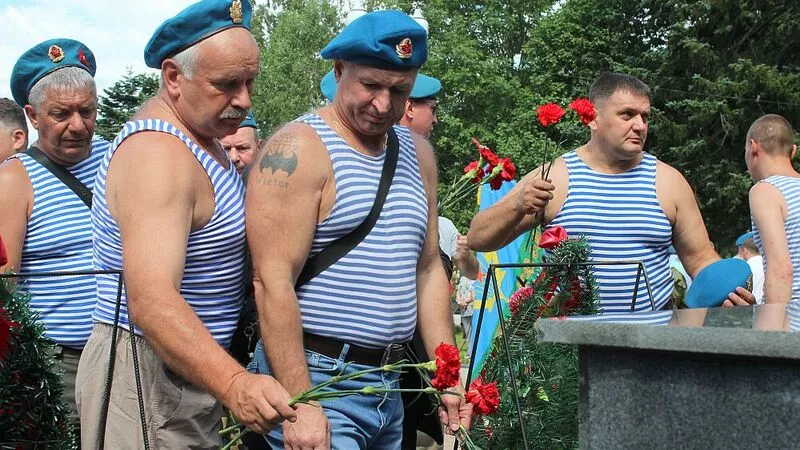 На Сахалине впервые официально отметили День ВДВ