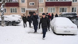 Глава Южно-Сахалинска лично проверил качество расчистки городских дворов