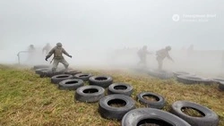 Участники мероприятий к 80-летию Курильской десантной операции прошли полосу препятствий