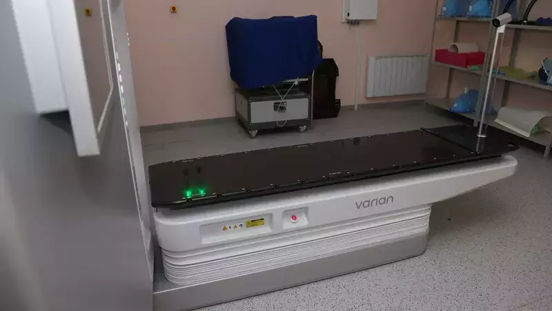 В Сахалинском областном онкологическом диспансере заработал высокотехнологичный линейный ускоритель 