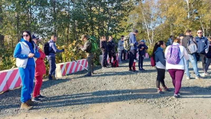 Жители Сахалина пешком поднялись на гору Московскую 9 октября