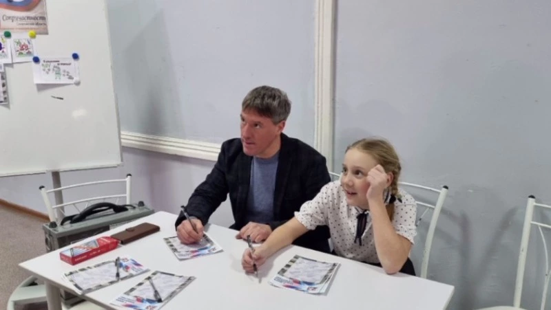 Жители Сахалина написали поздравительные письма на 23 февраля бойцам СВО