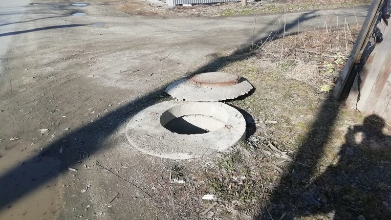 Провалиться в открытый колодец рискуют жители Дальнего