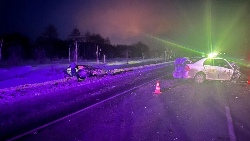 Молодые водители получили травмы после жесткого ДТП в Южно-Сахалинске