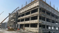 Депутаты проверили ход стройки нефтепарка в северной части Южно-Сахалинска