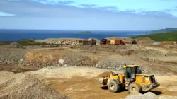 Более полутора тонн чистого золота получат к концу года на Курилах