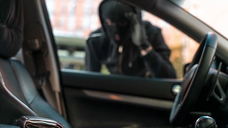 Преступление века: в Южно-Сахалинске угонщики умыкнули авто со стоянки под видеокамерами 