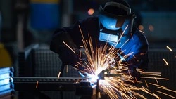 День сварщика 2025: история и традиции праздника, интересные факты