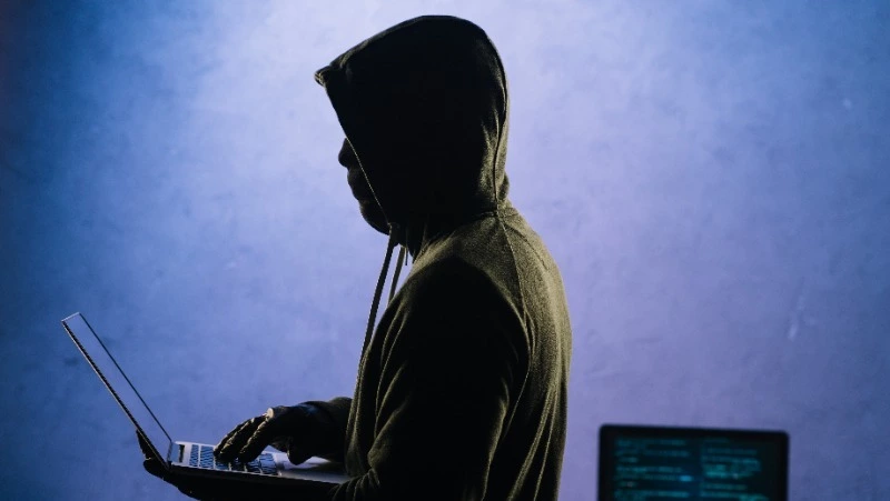 Сахалинка пообщалась с голосовым помощником и потеряла крупную сумму денег