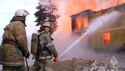 Бесхозное строение вспыхнуло в Невельском районе 22 апреля