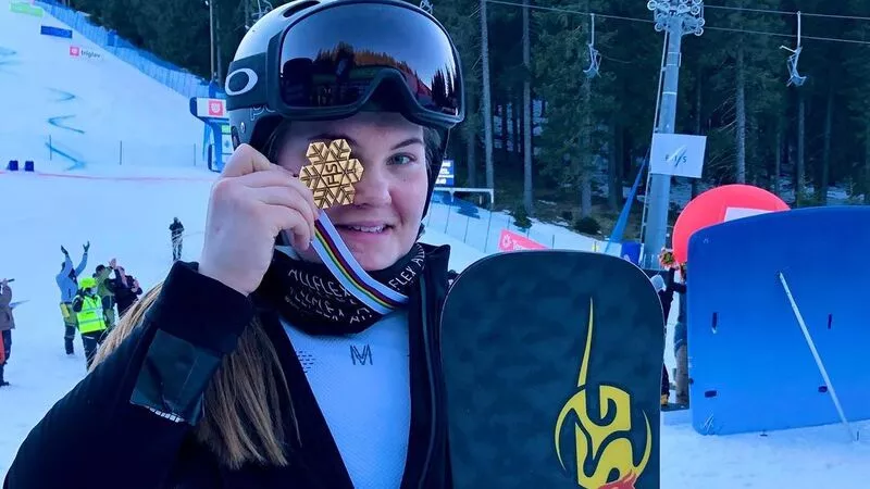 «Нет слов, одни эмоции!» Сахалинка София Надыршина стала чемпионом мира по сноуборду