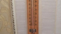 «Приходится в трех штанах ходить»: жители Корсакова пожаловались на холод в квартирах