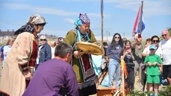 В заливе Терпения провели обряд кормления духа моря