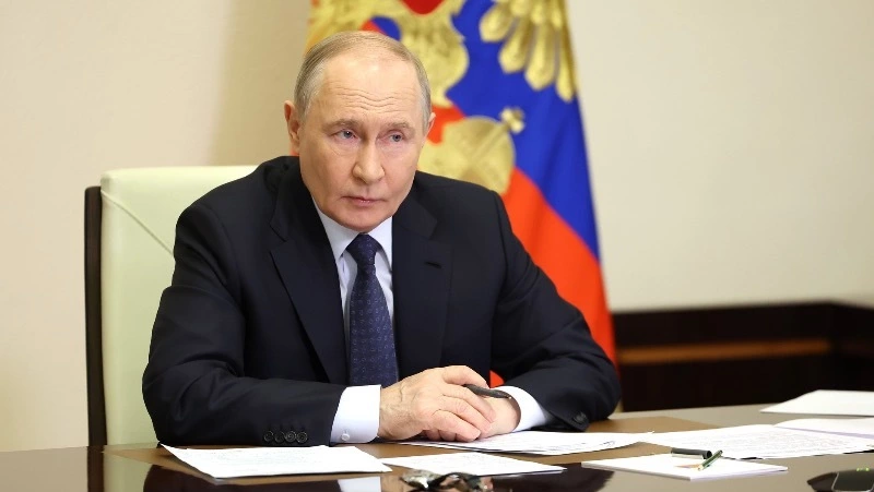 Путин заявил Трампу о готовности объявить перемирие ко Дню Победы