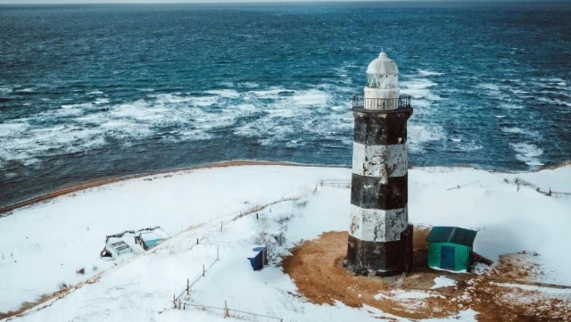 Фотограф показал маяк на Сахалине, который больше века работает беспрерывно