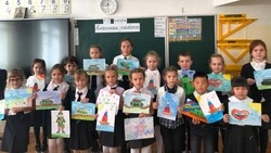 Юные казачата написали письма мобилизованным жителям Сахалина 