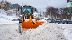 В Корсакове активно борются с последствиями январского циклона