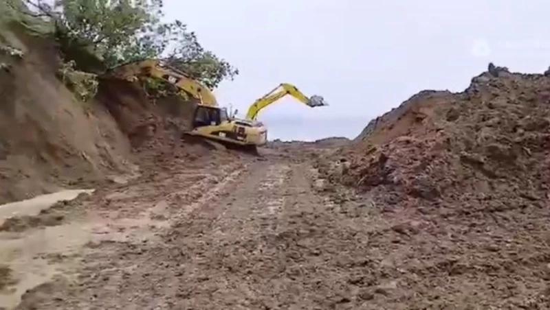 Участок автодороги Углегорск — Орлово расчистили после схода селя