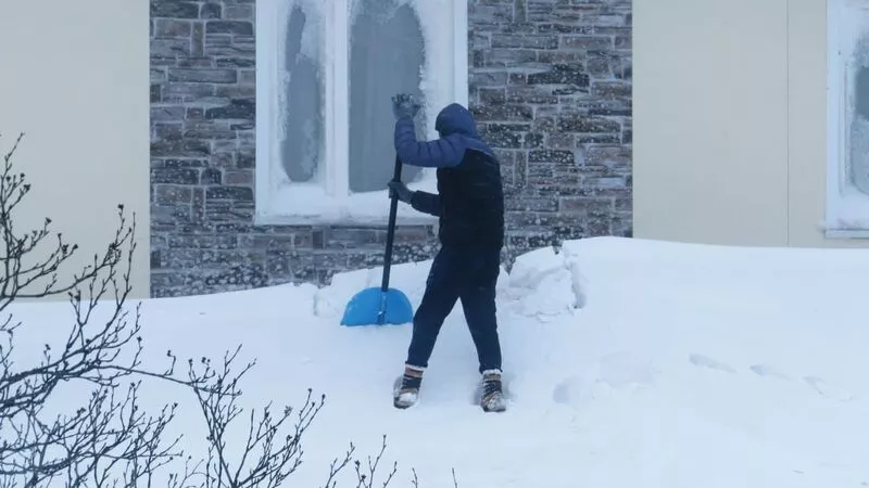 Метель на Сахалине и Курилах задержала авиарейсы и перевела детей на дистанционку