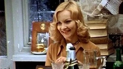 По мнению издания The Guardian, кинолента «Ирония судьбы» вошла в число лучших новогодних фильмов