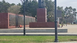 Глобальную уборку развернули на улицах Южно-Сахалинска в канун Дня Победы