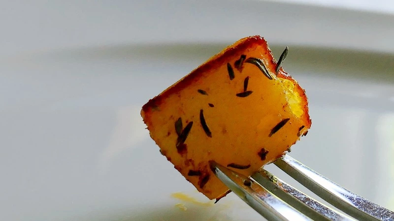 Назван популярный овощ, который нельзя есть с жареной картошкой