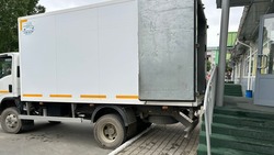 Припаркованный у «Океана» грузовик разозлил жителей Южно-Сахалинска 