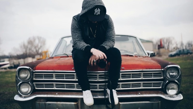 Ревнивец испортил автомобиль бывшей возлюбленной в Ногликах