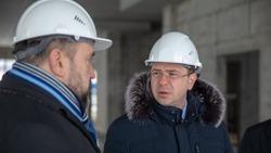 Алексей Белик проверил ход строительства нефтегазового парка на Сахалине