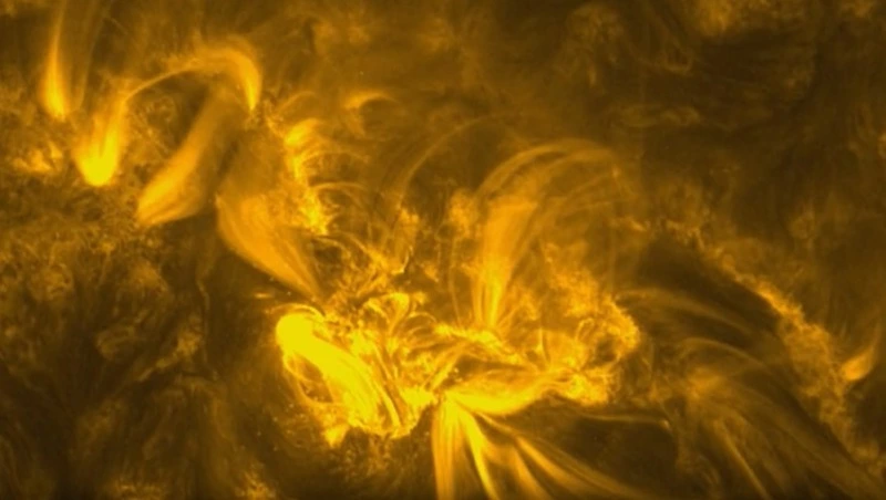 Почти за сутки на Солнце зарегистрировали 15 вспышек