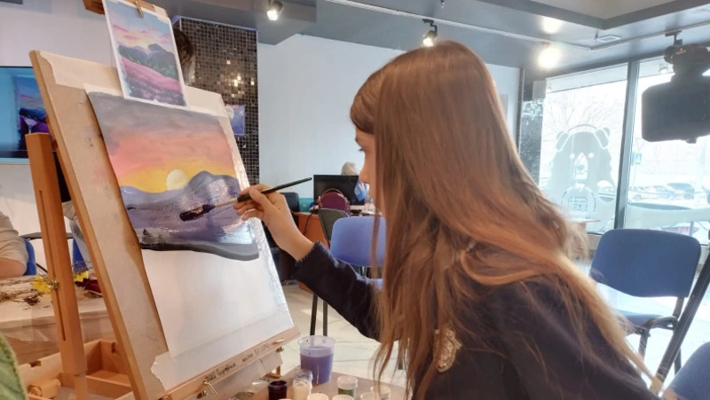 Семьи мобилизованных сахалинцев пригласили на мастер-класс по рисованию и лепке