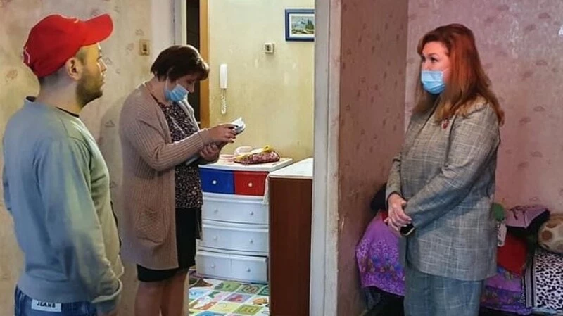 Квартиру на юге Сахалина, где двое детей выпали из окна, сделали безопасной