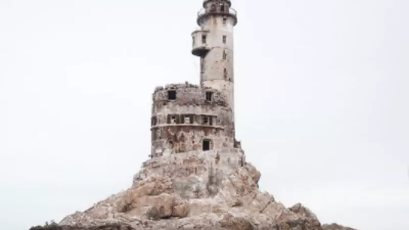 Сахалинский маяк признали самым красивым в России
