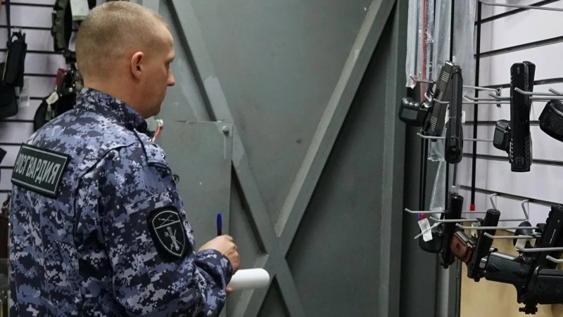 Три ружья забрали у сахалинцев за наркотики и пьяную езду