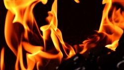 Пожар в магазине автозапчастей потушили в Южно-Сахалинске          