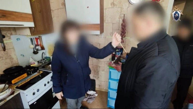 Нож в сердце: невельчанка едва не зарезала знакомого в пылу пьяной ссоры