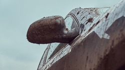 На Сахалине водителя, разбившего арендованный «Лэнд Крузер», обязали выплатить почти 1,9 млн рублей 