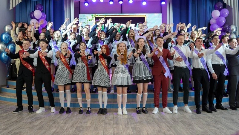 Последний звонок дали в одиннадцати школах Корсаковского городского округа