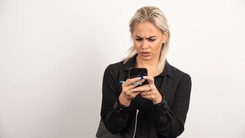 МВД: мошенники стали вынуждать россиян звонить им первыми