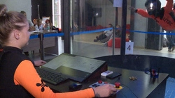 Сахалинские подростки закончили двухмесячный курс обучения в аэротрубе