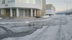 Резкое потепление превратило Курильск в большой ледовый дворец