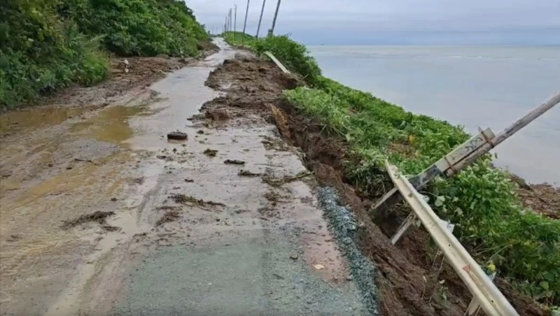 Движение по дороге Невельск – аэропорт Шахтерск ограничили из-за схода селей