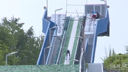Сахалинские лыжники летом оттачивают мастерство в прыжках с трамплинов