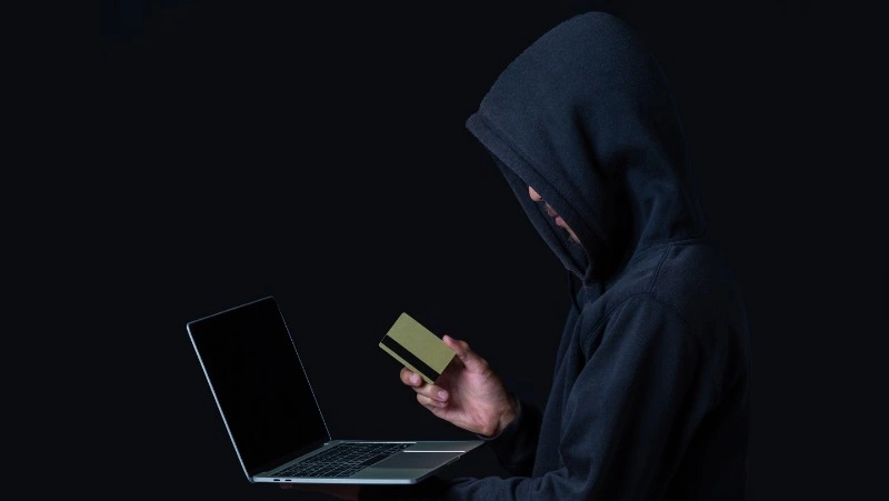 Двое сахалинцев потеряли 1,3 млн рублей, желая заработать легких денег на инвестициях